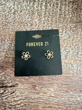 Forever 21 Small Gold Flower Loop Stud Earrings